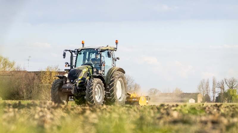 Valtra traktor i  A Serien