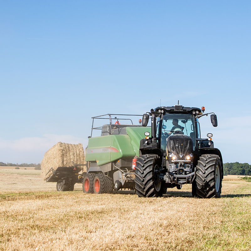 Traktor S serie